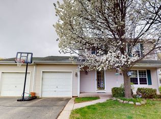 4605 Vista Dr, Island Lake, IL 60042