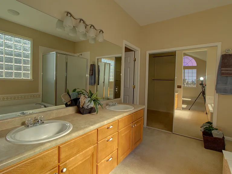 9202 Royal Melbourne Cir — Photo 44