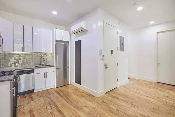 Rented by Compass | media 35