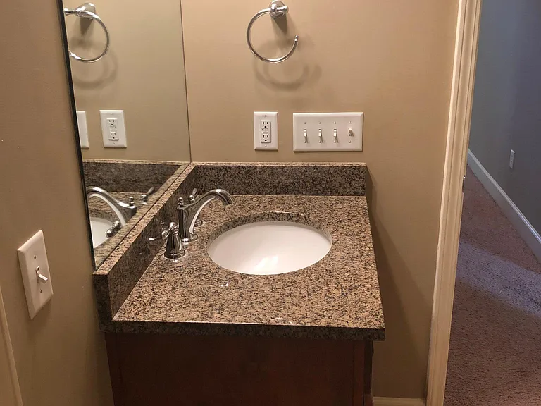 220 Edgewater Dr — Photo 9