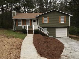 216 Leisure Cove Dr, Lagrange, GA 30240