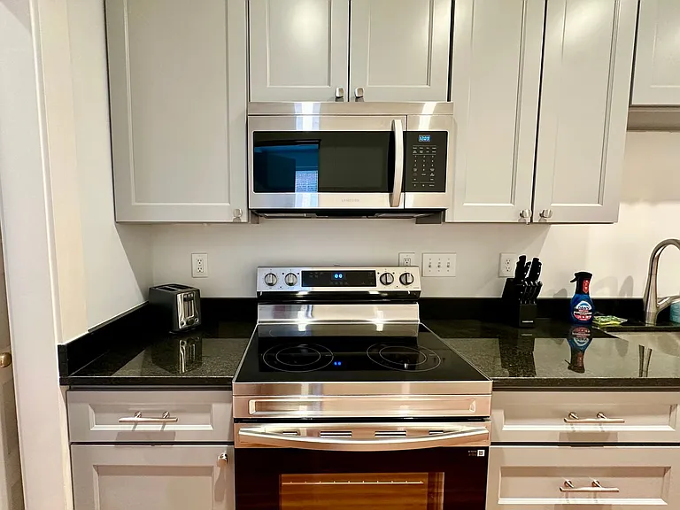 64 University Way — Photo 10