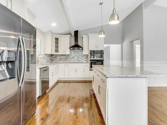 2nd image of 326 Edgewood Ave