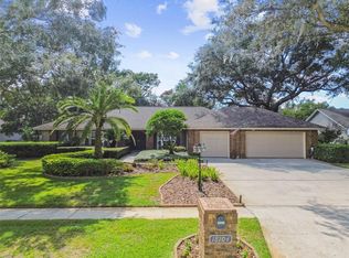 18104 Woodcreek Pl, Lutz, FL 33548