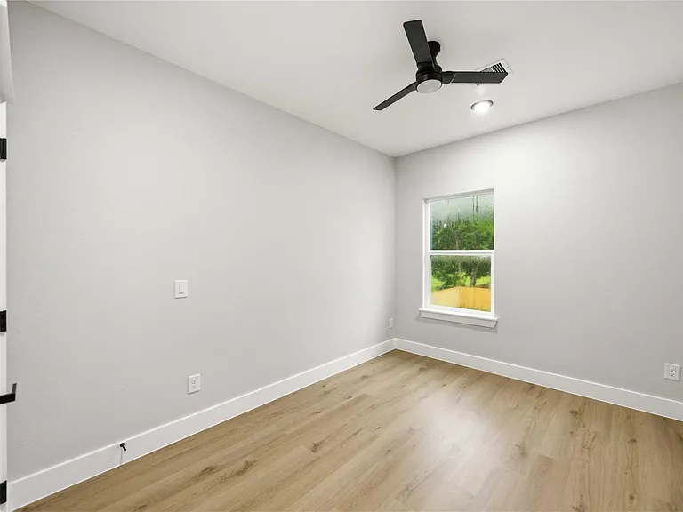 8013 Moon Beam St #B — Photo 17