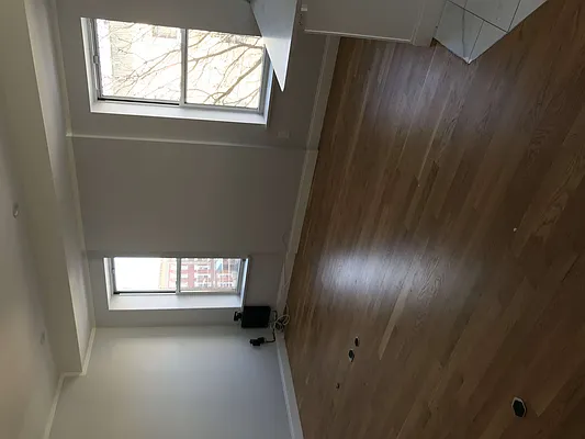 Rented by 18 REALTY | media 9