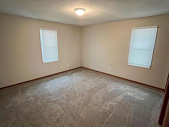 4th image of 8865 Holmes St
