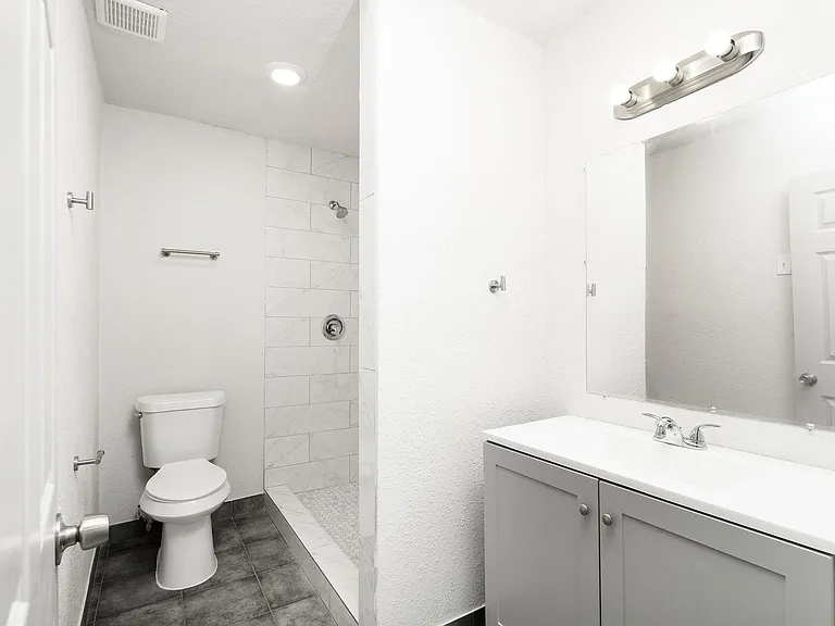 Dellview Crossing Apartments — Photo 56