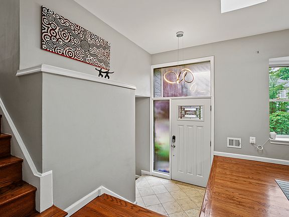5th image of 8702 Bradmoor Dr