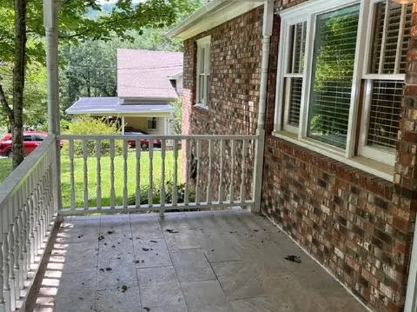 1511 High St, Hendersonville, NC 28791