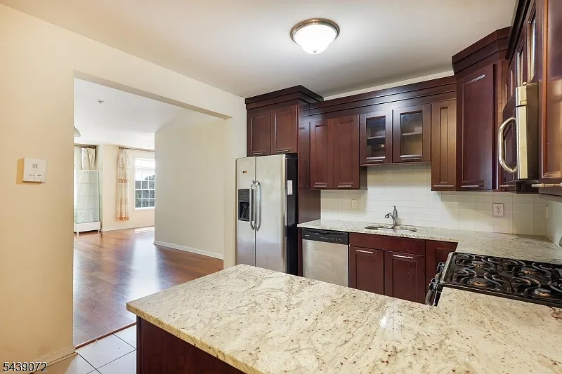 2 bed, 2.0 bath, $2,600 — Photo 2
