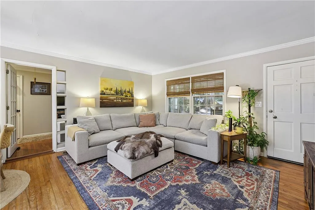 3 bed, 2.0 bath, 1679 sqft, $3,450 — Photo 3