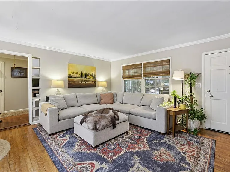 2172 Jonathon Ln NE — Photo 3