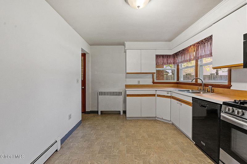 5th image of 8 Ferry Street