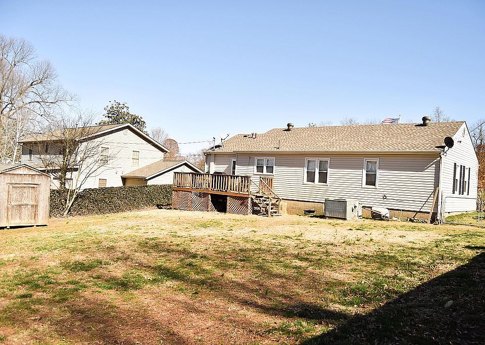 2nd image of 660 Chestnut St
