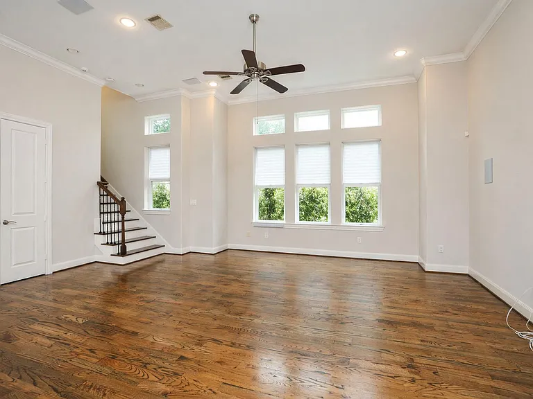 2212 Stuart St — Photo 10