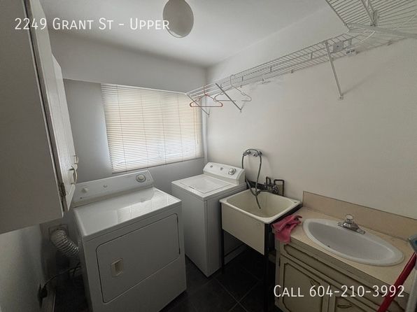 2249 Grant St, Abbotsford, BC V2T 2M8