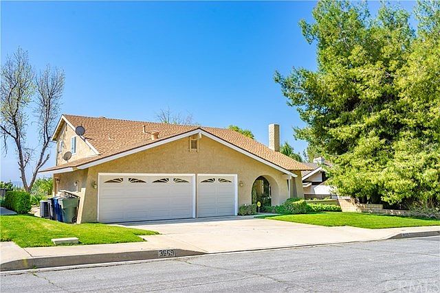 1st image of 3669 Lynwood Dr