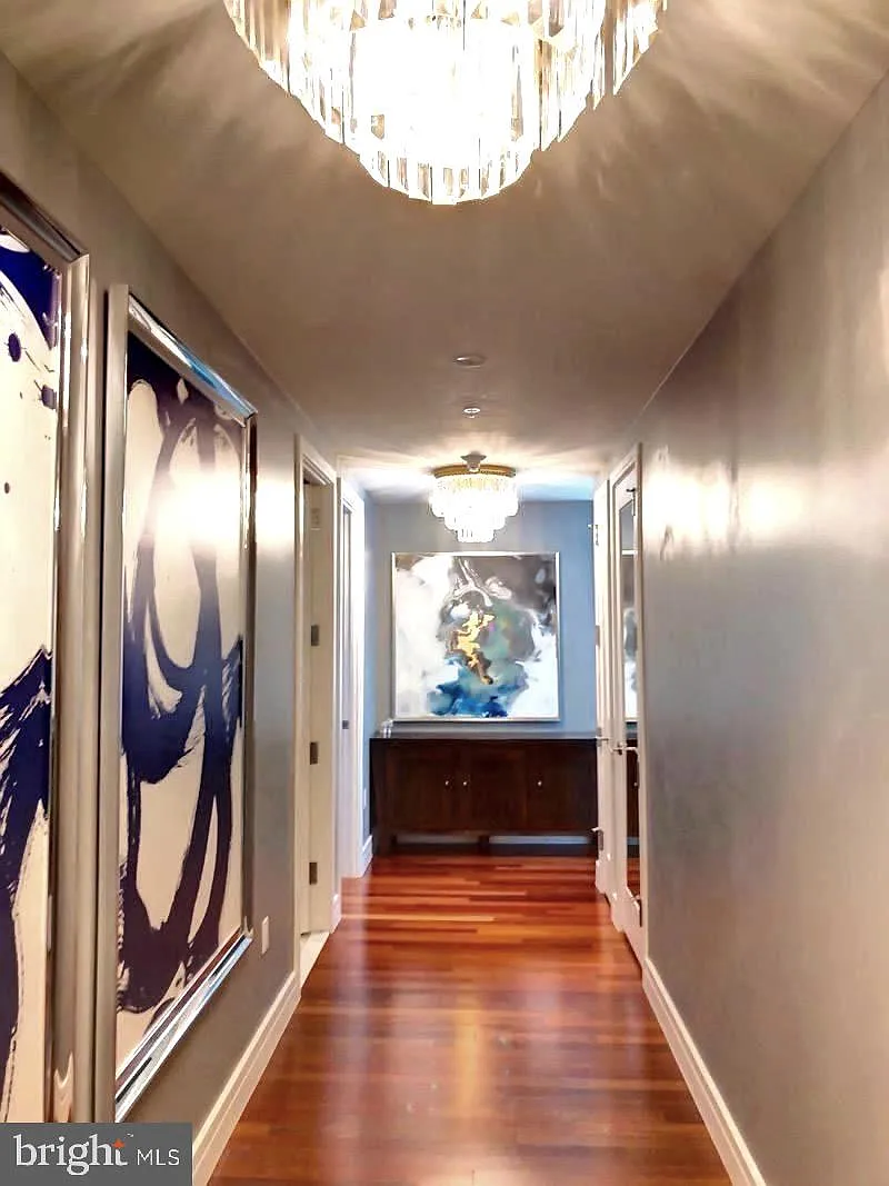 Residence At The Ritz Carlton — Photo 4