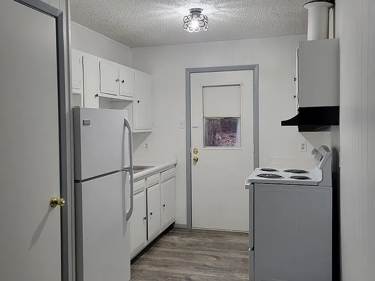 201 Upper Terrace Dr — Photo 1