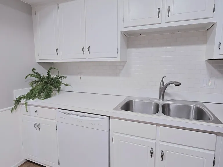 42221 Toddmark Ln — Photo 11