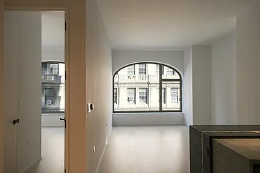 Rented by R New York