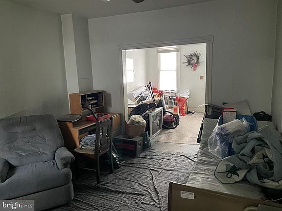 3rd image of 717 E Market St