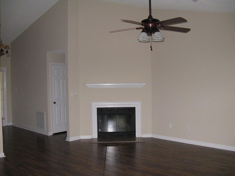 1st image of 8741 Shoreham Blvd