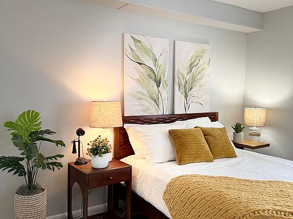 5th image of 452 Moss Trl #1B-1Ba-948Sqft