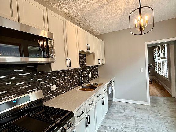 4th image of 7945 S Perry Ave