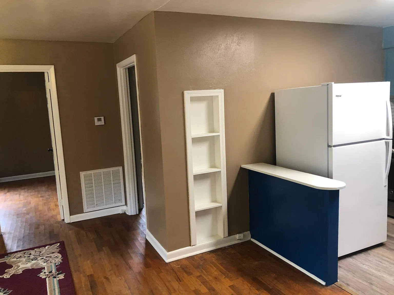 203 Oak St — Photo 4