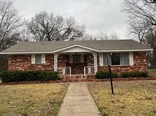 303 E 18th St, Tishomingo, OK 73460