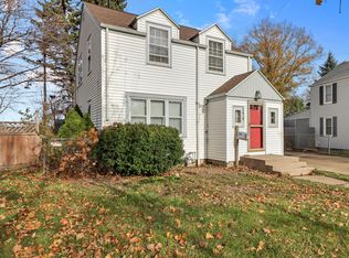 170 E Gauer Cir, Milwaukee, WI 53207