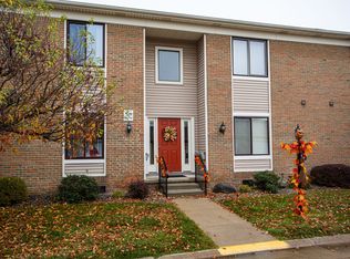 1660 River Rd APT 56, Marysville, MI 48040