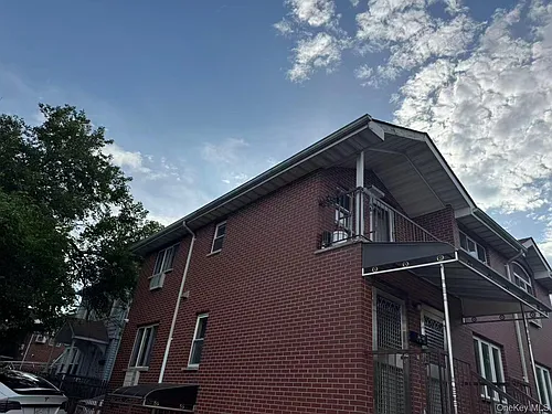 4656 Bowne St #2 Photo 1