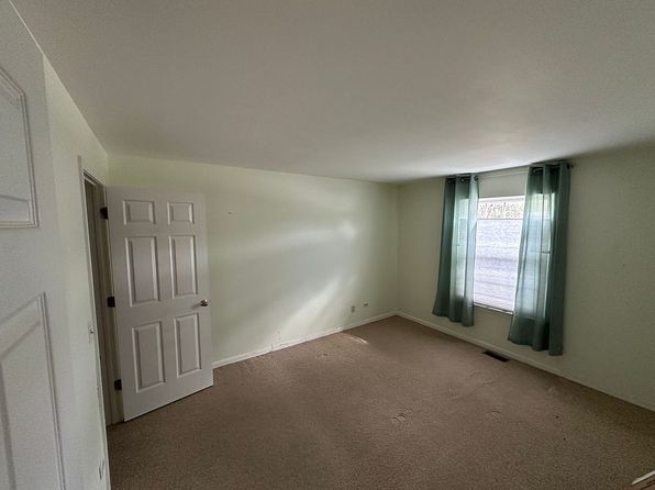 215 Brett Cir UNIT B, Wauconda, IL 60084
