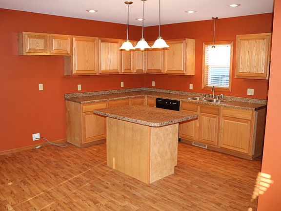 4th image of 2335 Prospect St