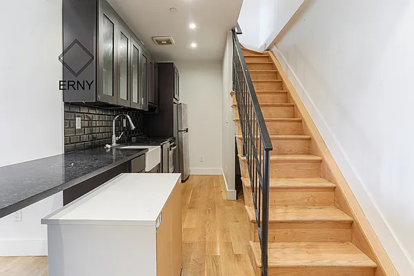 Rented by ERNY LLC | media 27