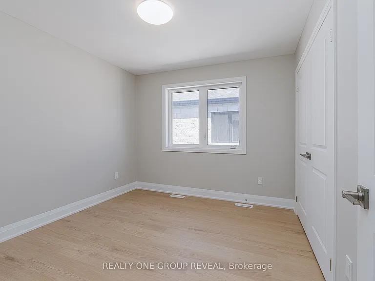 227 Grenfell St #3 — Photo 16