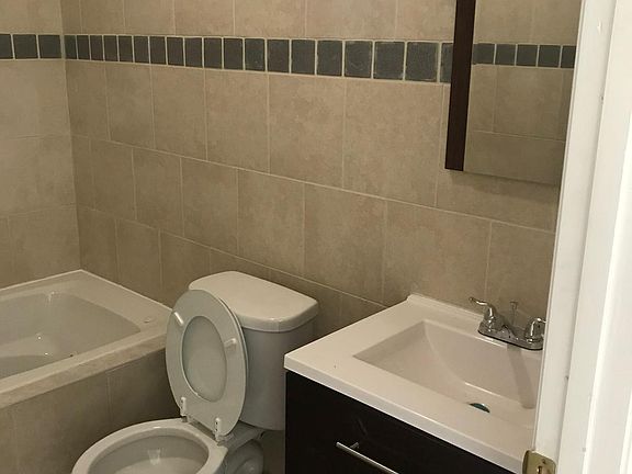 3rd image of 1101 W Lehigh Ave #1-2