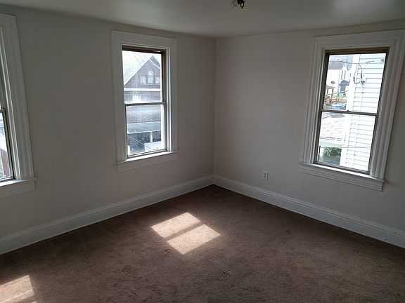 4th image of 404-406 W 8th Ave #2