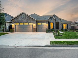 7399 N Riverside Dr, Fresno, CA 93722