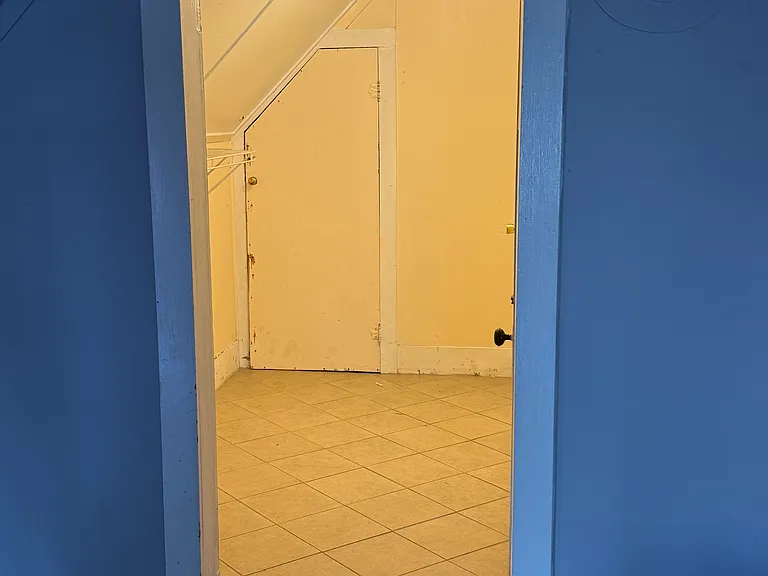 915 Academy St #3 — Photo 2