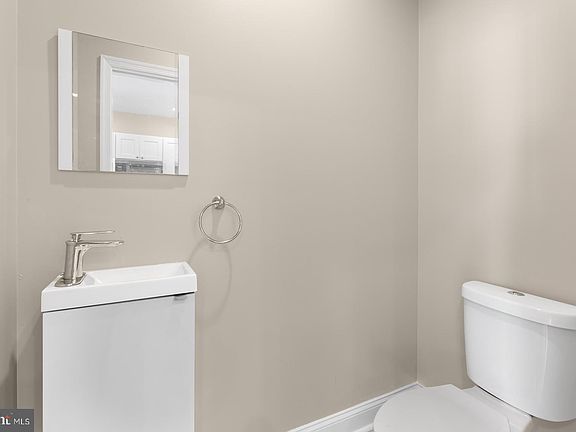 3rd image of 2331 N 33rd St #5