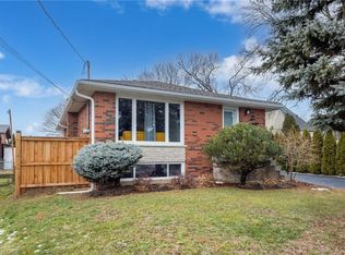 27 Blenheim Dr, Hamilton, ON L8E 1W1