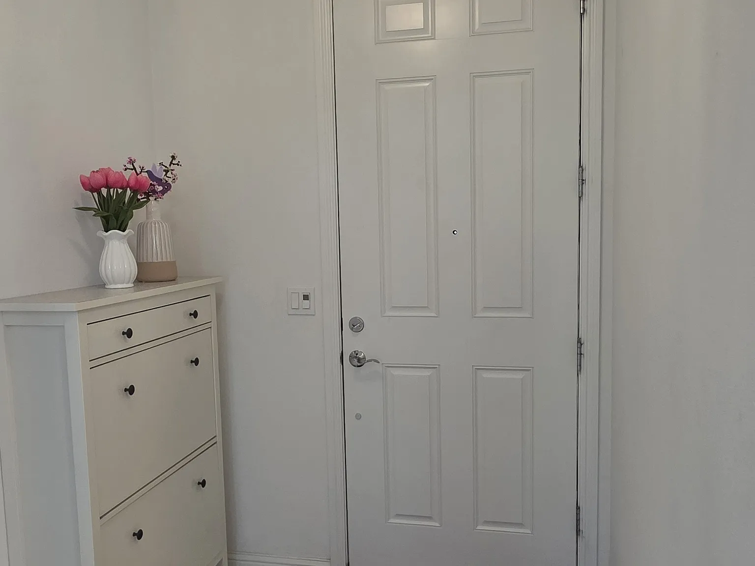 5 bed, 3159 sqft, $3,650 — Photo 2
