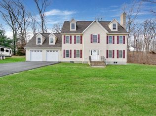 8 Lawrence St, Lake Hopatcong, NJ 07849