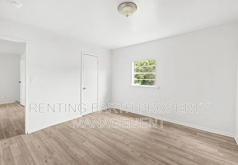 1724 26th St SW — Photo 7