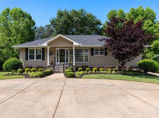 519 Island Point Rd, Starr, SC 29684