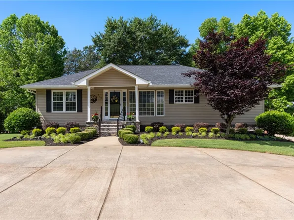 519 Island Point Rd, Starr, SC 29684